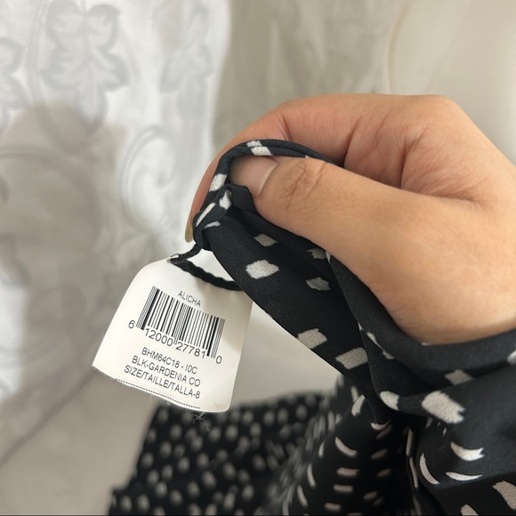 BCBG MAXAZRIA B&W Collared Buttoned Front Dress - Picture 12 of 12